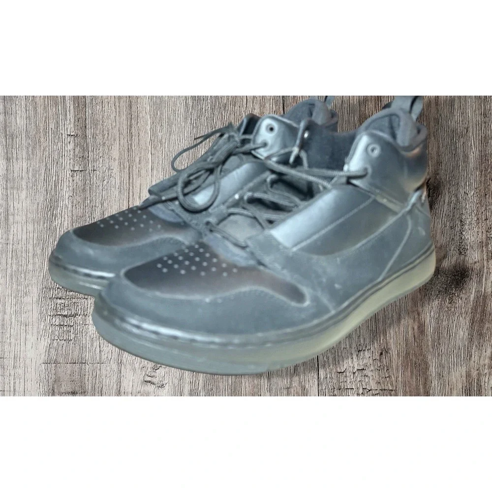 Size 9 - Jordan Fadeaway Black
